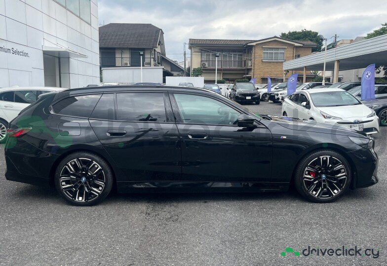 BMW i5 Black