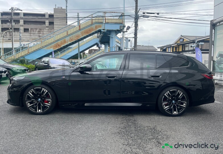 BMW i5 Black