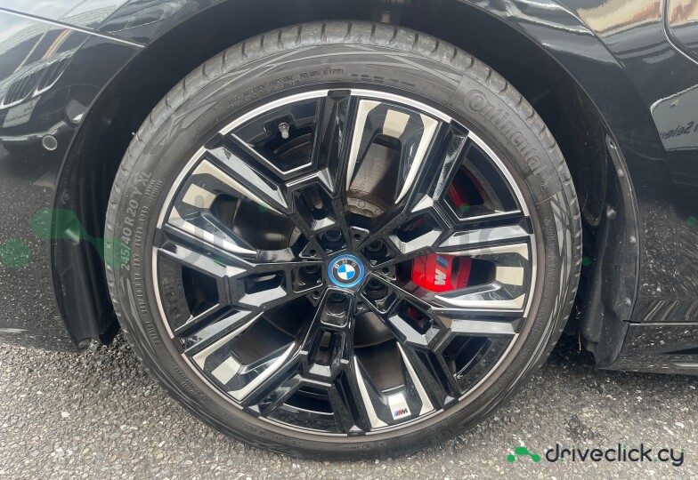 BMW i5 Black