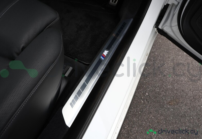 BMW i7 White