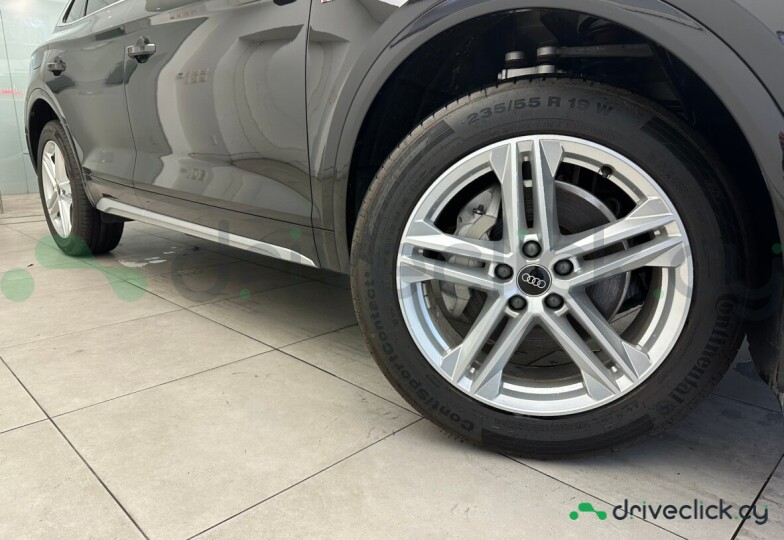 Audi Q5 Sportback Black