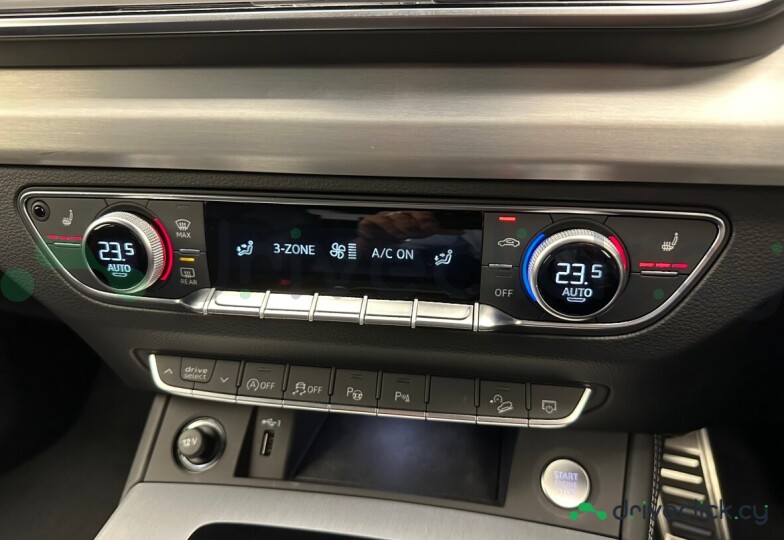 Audi Q5 Sportback Black