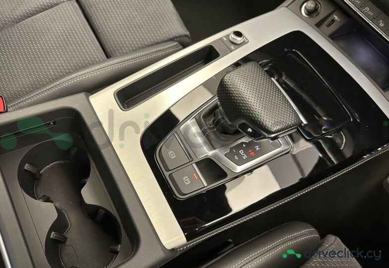 Audi Q5 Sportback Black