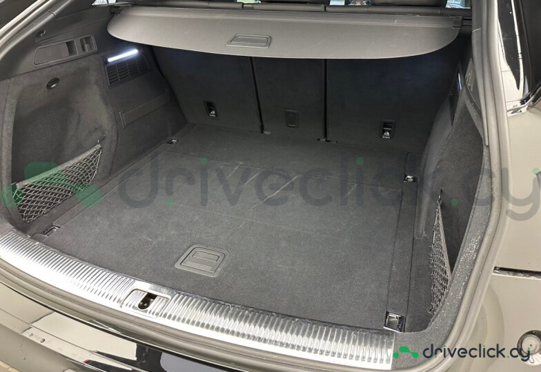 Audi Q5 Sportback Black