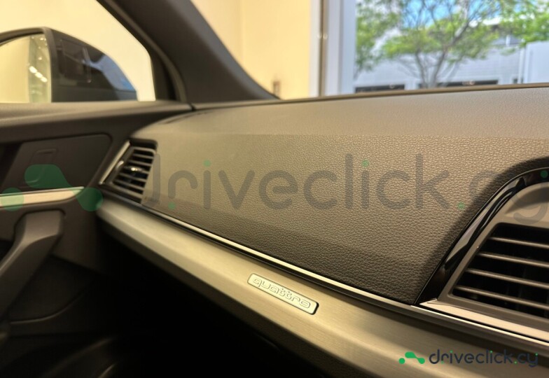 Audi Q5 Sportback Black