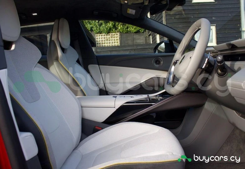 Lotus Eletre Красный