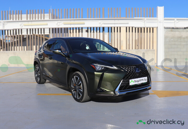 Lexus UX Green
