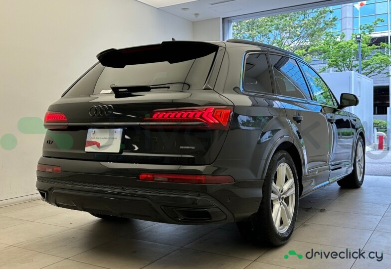 Audi Q7 Black