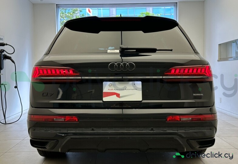 Audi Q7 Black