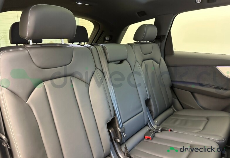 Audi Q7 Black