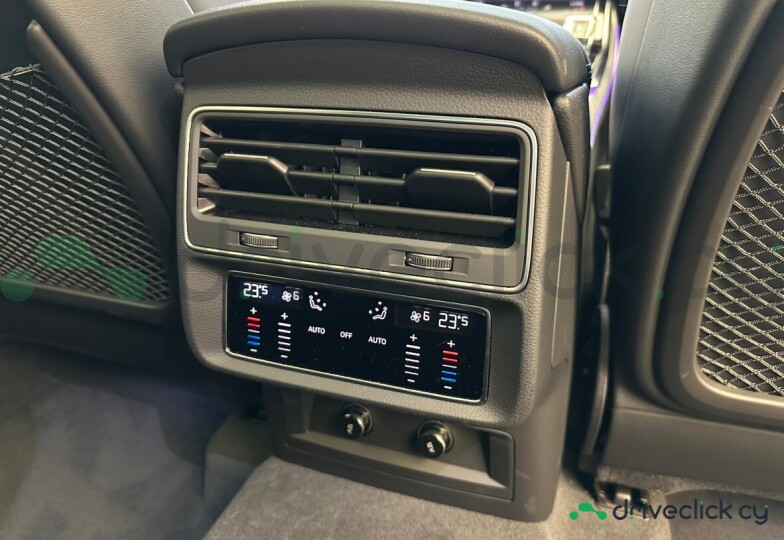 Audi Q7 Black