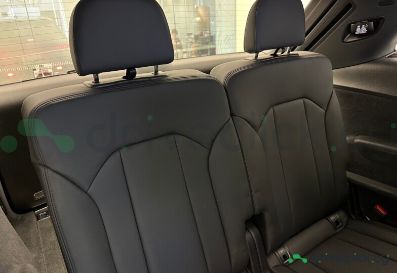 Audi Q7 Black