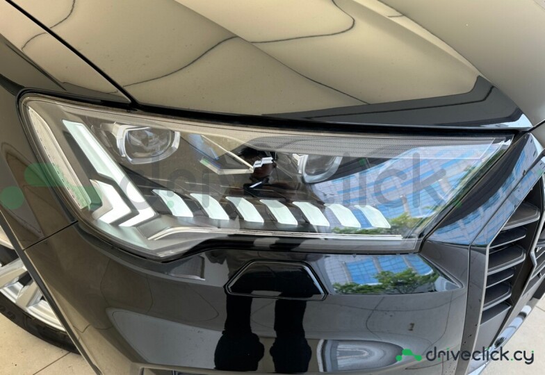 Audi Q7 Black