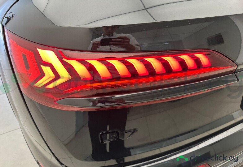 Audi Q7 Black