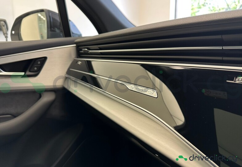 Audi Q7 Black