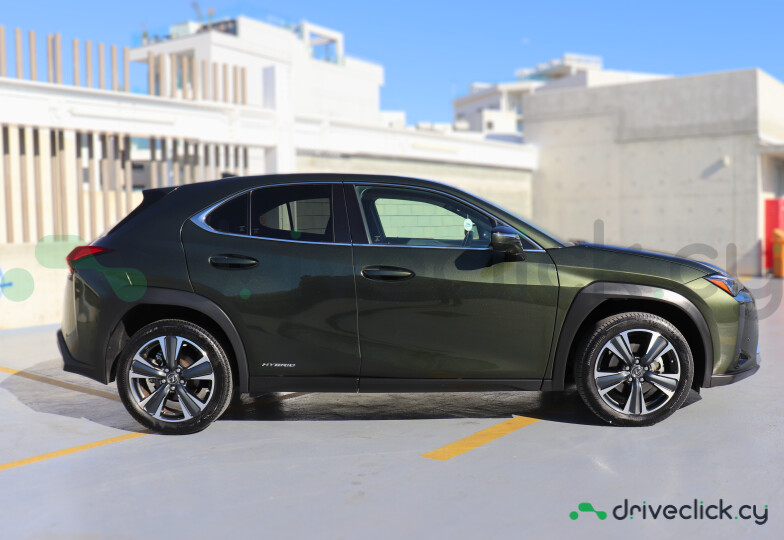 Lexus UX Green
