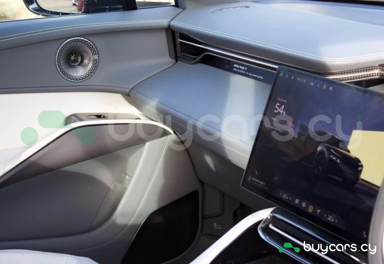 Lotus Eletre Красный