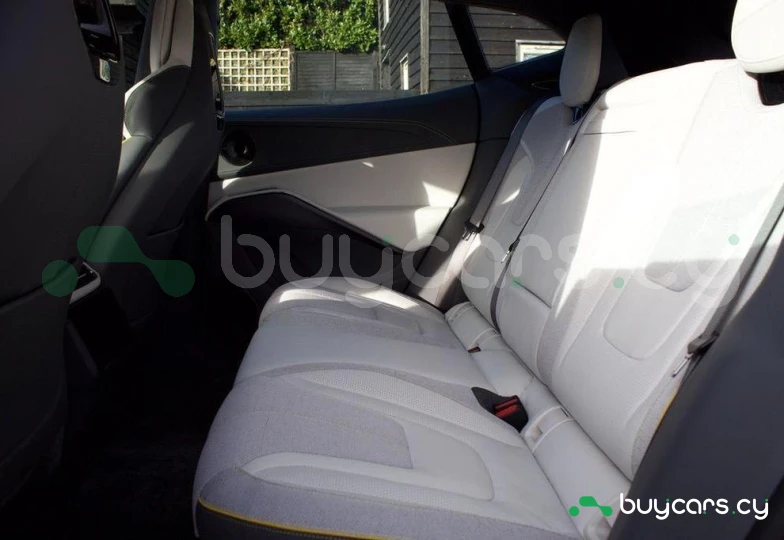 Lotus Eletre Красный