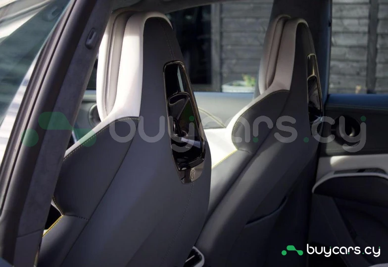 Lotus Eletre Красный