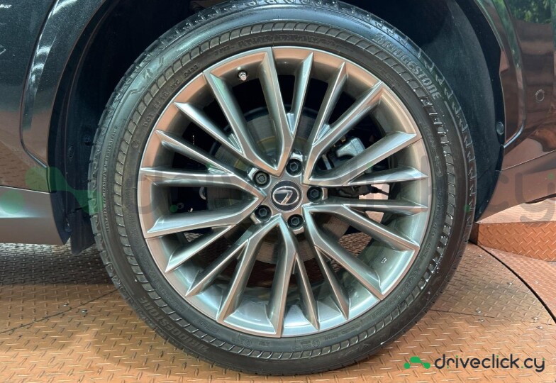 Lexus NX Черный