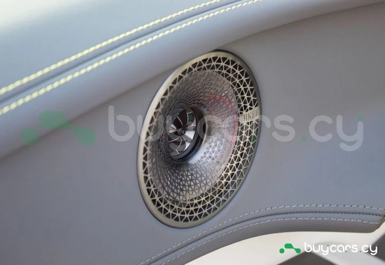 Lotus Eletre Красный