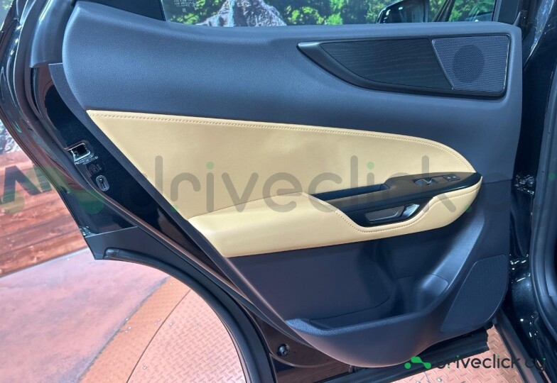 Lexus NX Черный