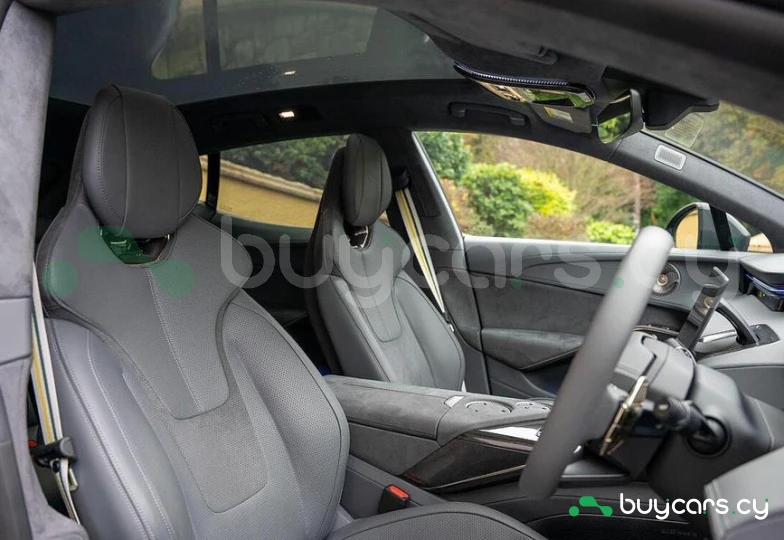 Lotus Eletre Зеленый