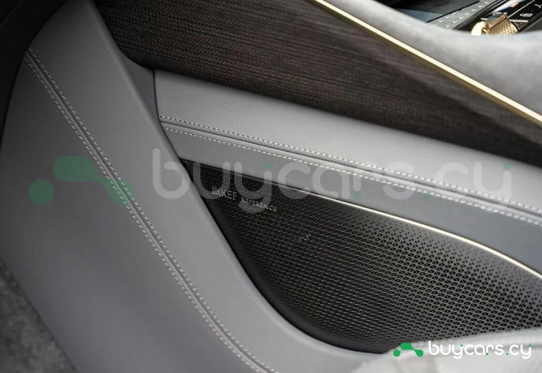 Lotus Eletre Зеленый