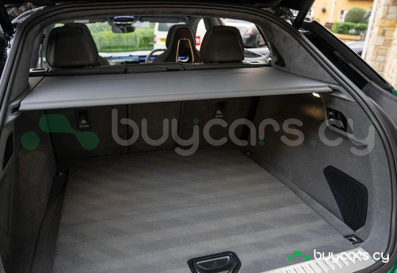 Lotus Eletre Зеленый