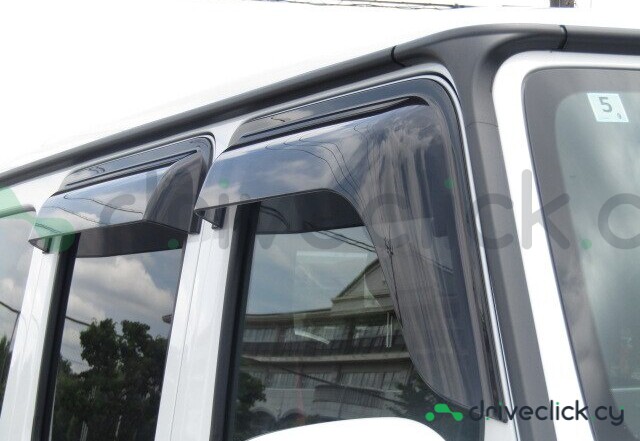 Mercedes G-class White