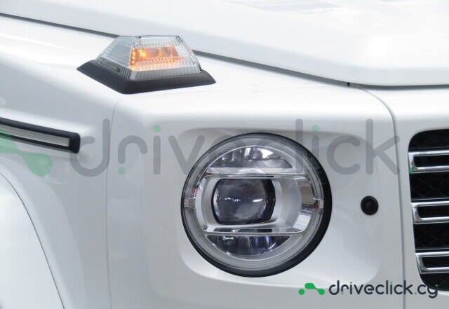Mercedes G-class White