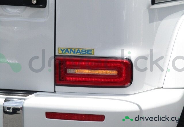 Mercedes G-class White