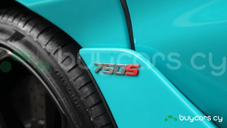 McLaren 750S Turquoise