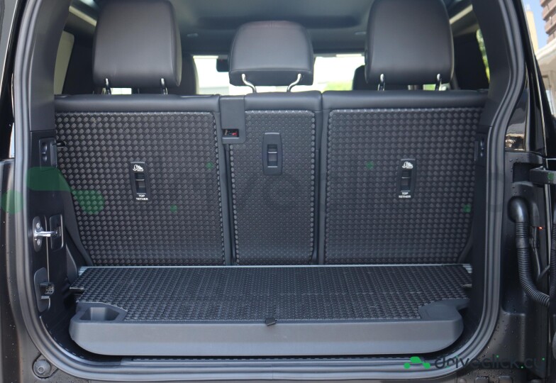 Land Rover Defender Grey