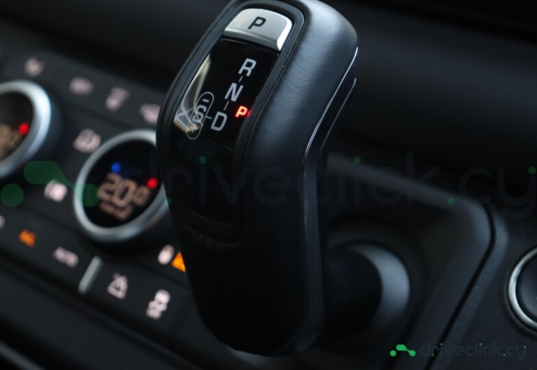 Land Rover Defender Grey