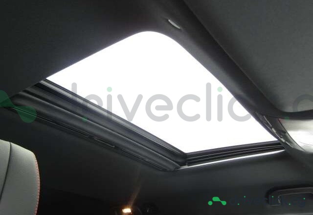 Mercedes G-class White