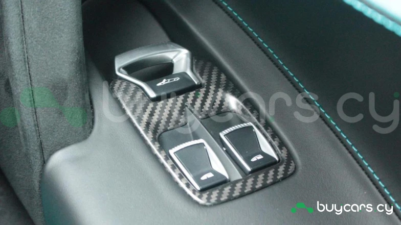 McLaren 750S Turquoise