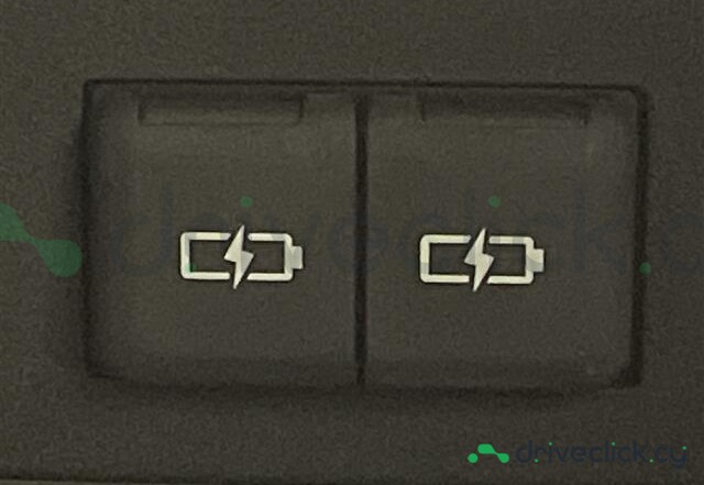 Lexus LBX Синий