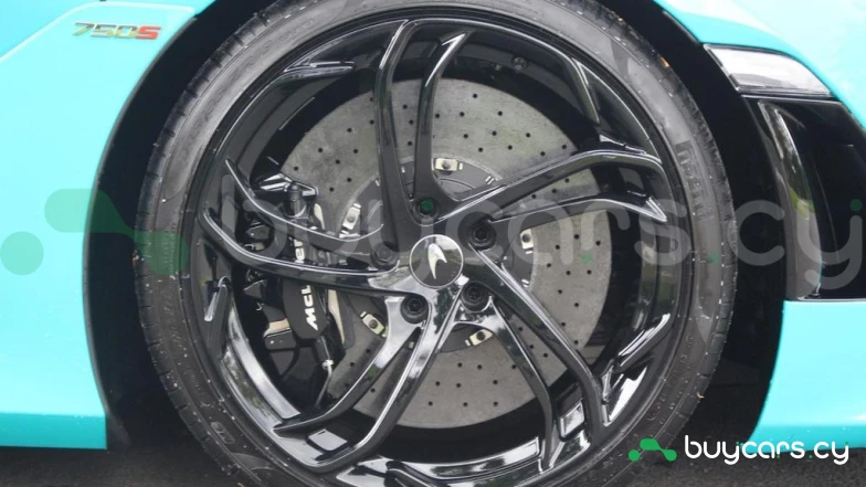 McLaren 750S Turquoise