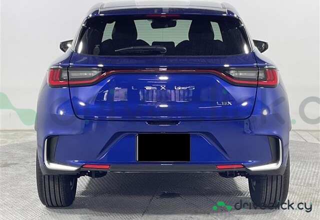 Lexus LBX Синий