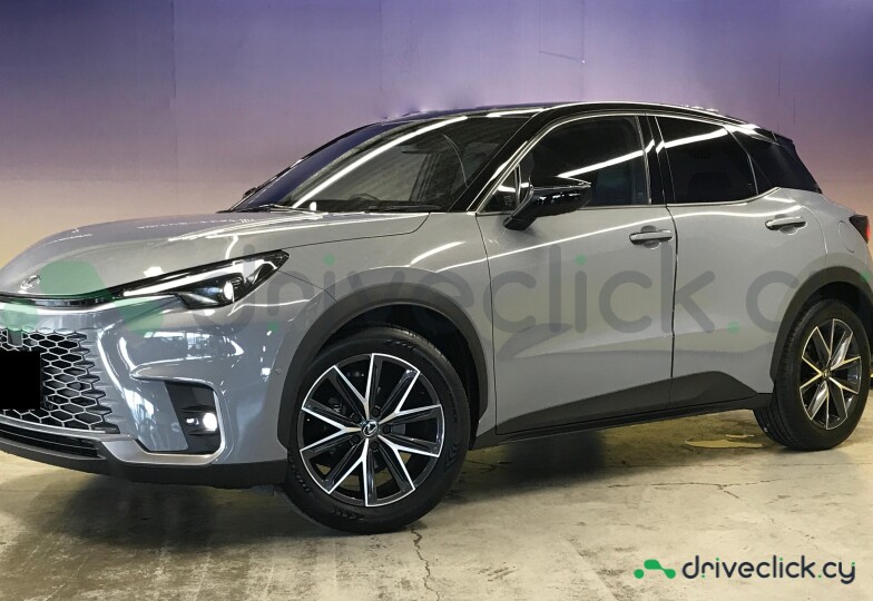 Lexus LBX Серый