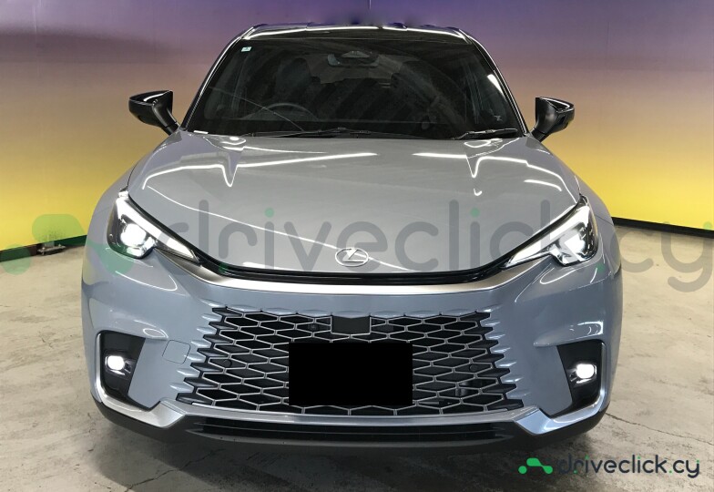 Lexus LBX Серый
