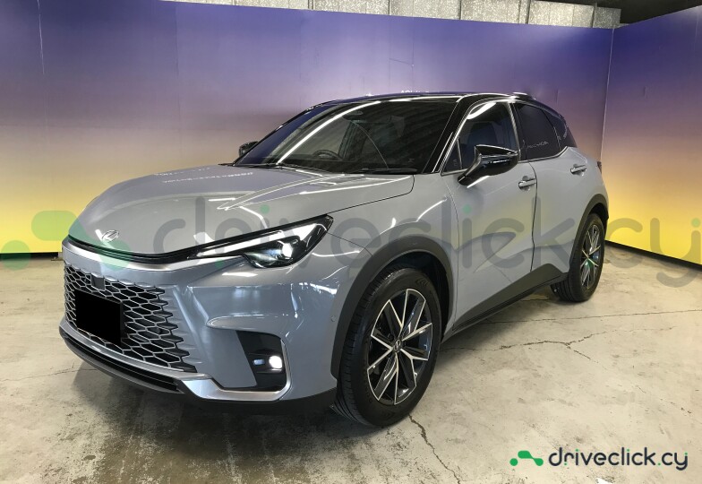 Lexus LBX Серый