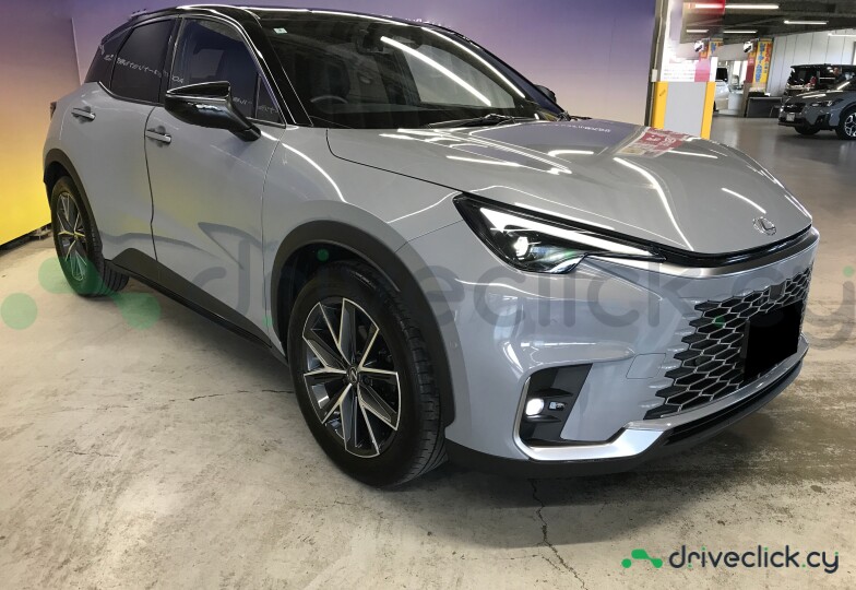 Lexus LBX Серый