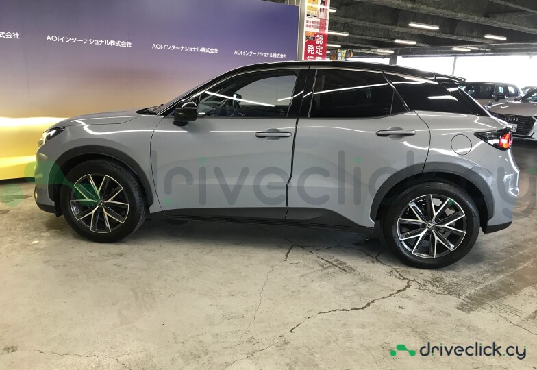 Lexus LBX Серый