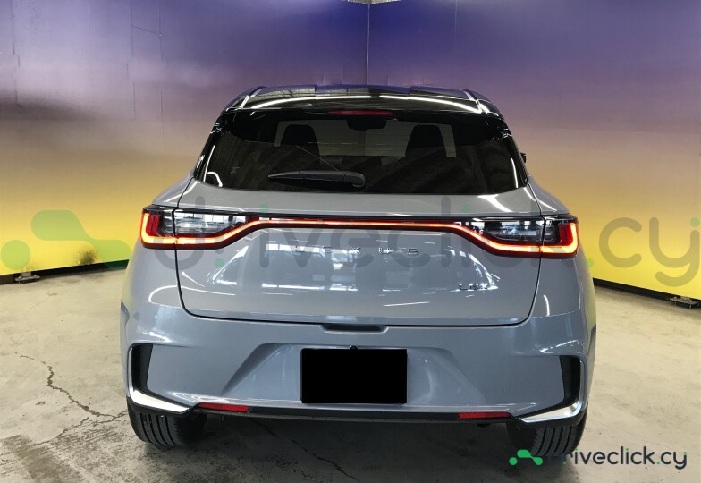 Lexus LBX Серый
