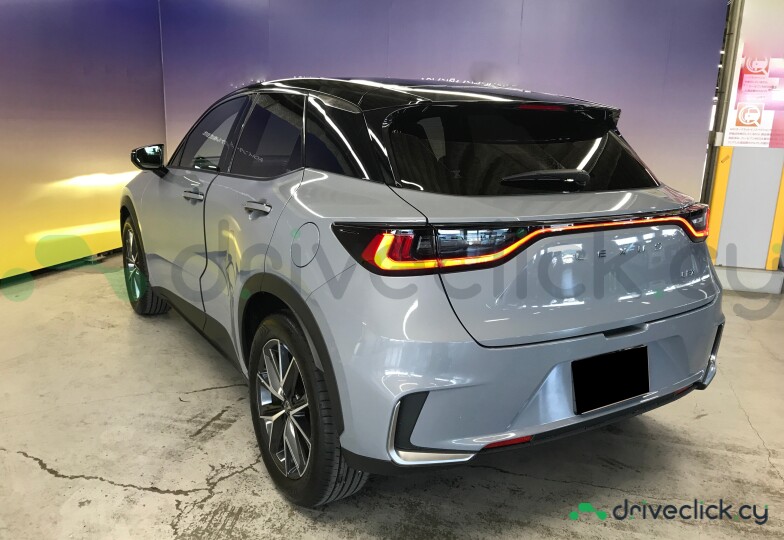 Lexus LBX Серый