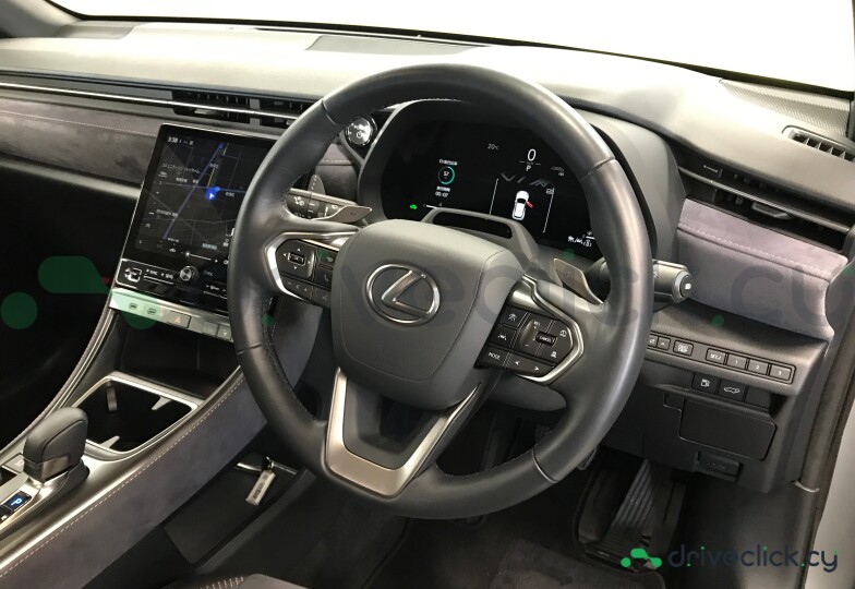 Lexus LBX Серый