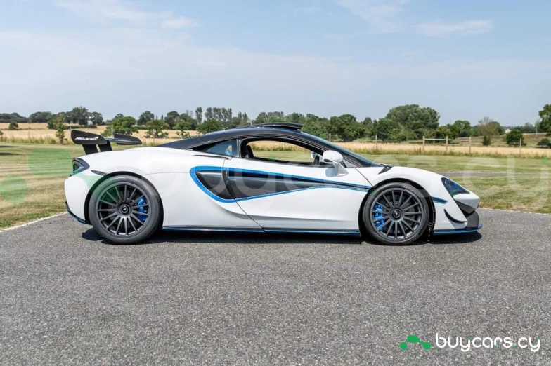 McLaren 620R White