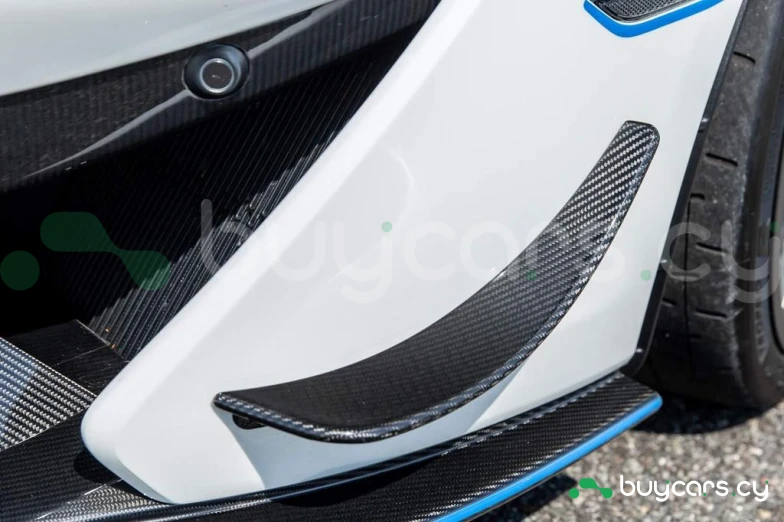 McLaren 620R White